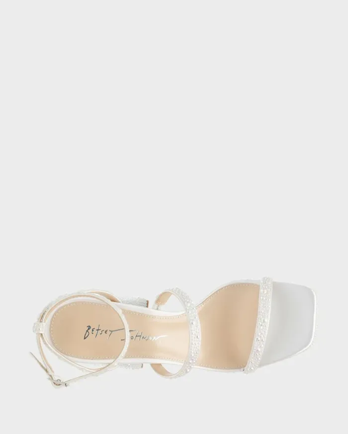 Betsey Johnson Women DENNI IVORY Pearl Betsey Johnson Women DENNI IVORY Pearl