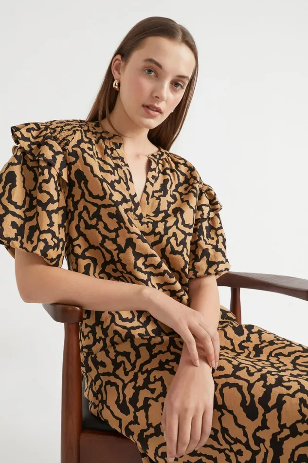 Linen Woman Seed Heritage Abstract Animal Ruffle Blouse Abstract Animal