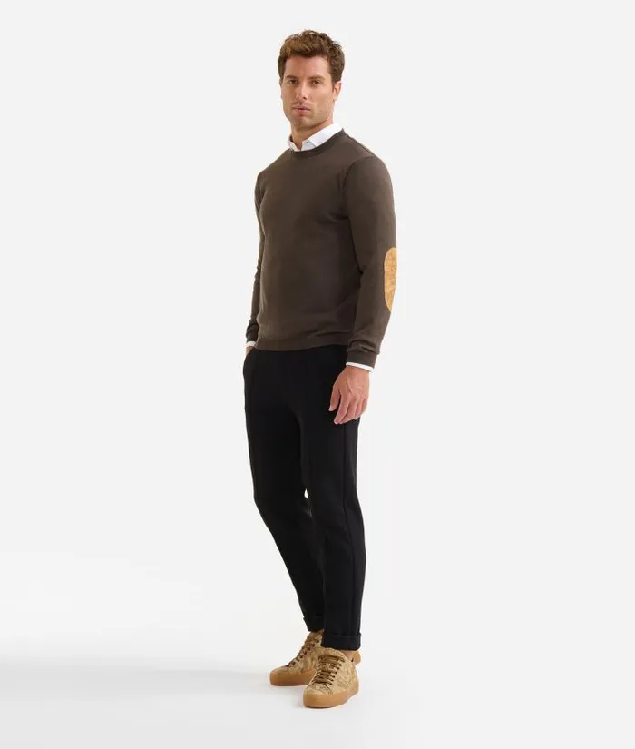 Man Knitwears Shirts and TShirts Alviero Martini Wool Blend Yarn Crewneck Sweater With Geo Classic Elbow Patches Beaver Brown Man Knitwears Shirts and TShirts Alviero Martini Wool Blend Yarn Crewneck Sweater With Geo Classic Elbow Patches Beaver Brown