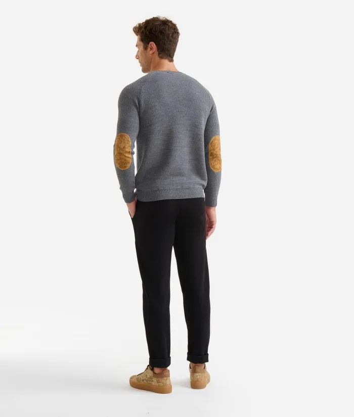 Man Knitwears Shirts and TShirts Alviero Martini Wool Blend Yarn Crewneck Sweater With Geo Classic Elbow Patches Grey
