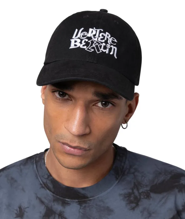 MenWomen BEANIES CAPS and SCARVES Vertere Berlin NETWORK CAP 8211 BLACK