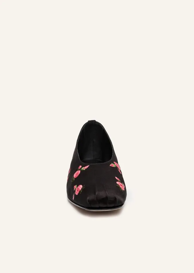 Shop Magda Butrym Shoes Satin Ballet Flats In Black Shop Magda Butrym Shoes Satin Ballet Flats In Black