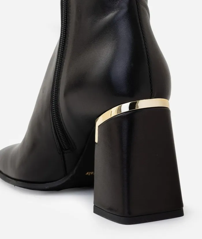 Woman Boots and Booties Alviero Martini Smooth Leather Square Toe Ankle Boots Black