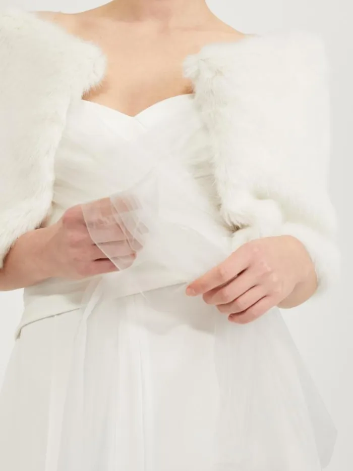 Woman Mink Effect Faux Fur Shawl White Maxmara Bridal Accessories Woman Mink Effect Faux Fur Shawl White Maxmara Bridal Accessories