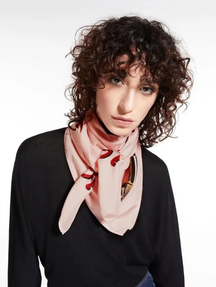 Woman Printed Silk Foulard Pink Maxmara Scarves And Foulards Woman Printed Silk Foulard Pink Maxmara Scarves And Foulards