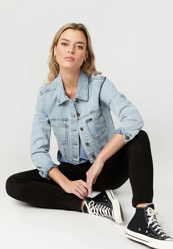 Women Cropped Tina Super Bleach Denim Jacket Indigo Buffalo David Bitton Jackets Women Cropped Tina Super Bleach Denim Jacket Indigo Buffalo David Bitton Jackets