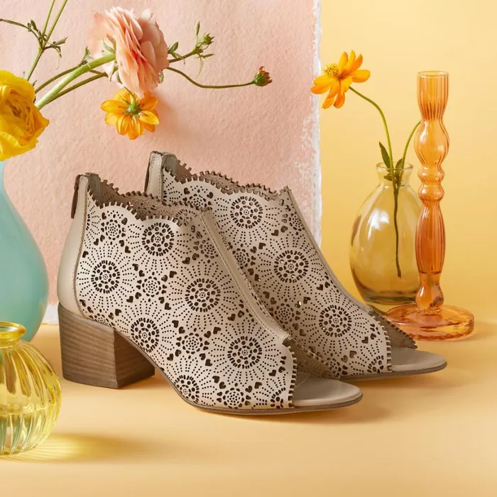 Women Penelope Sandals Pearl Sundance Catalog Sandals