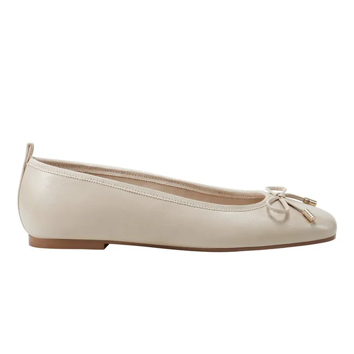 Women Ubet Slipon Casual Flat Chic Cream Marc Fisher Loafers and Flats